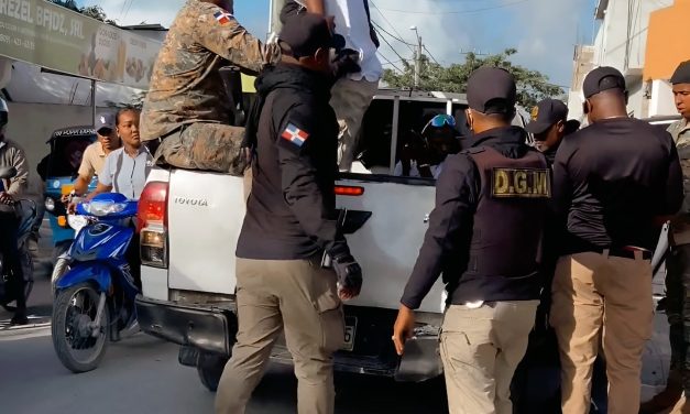 Dirección General de Migración detiene a 111 haitianos indocumentados en operativos realizados en Friusa y Verón
