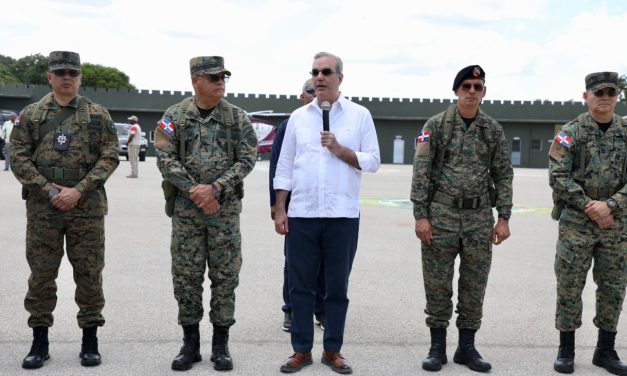 Presidente Abinader recorre frontera en Pedernales, Elías Piña y Jimaní; dice mantener la paz y el orden es primordial para proteger territorio nacional y desarrollo de sectores productivos