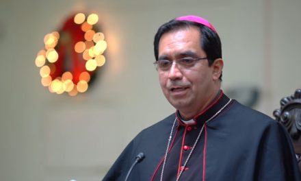 Líder católico salvadoreño a Bukele: No conviertan al país en una prisión estadounidense