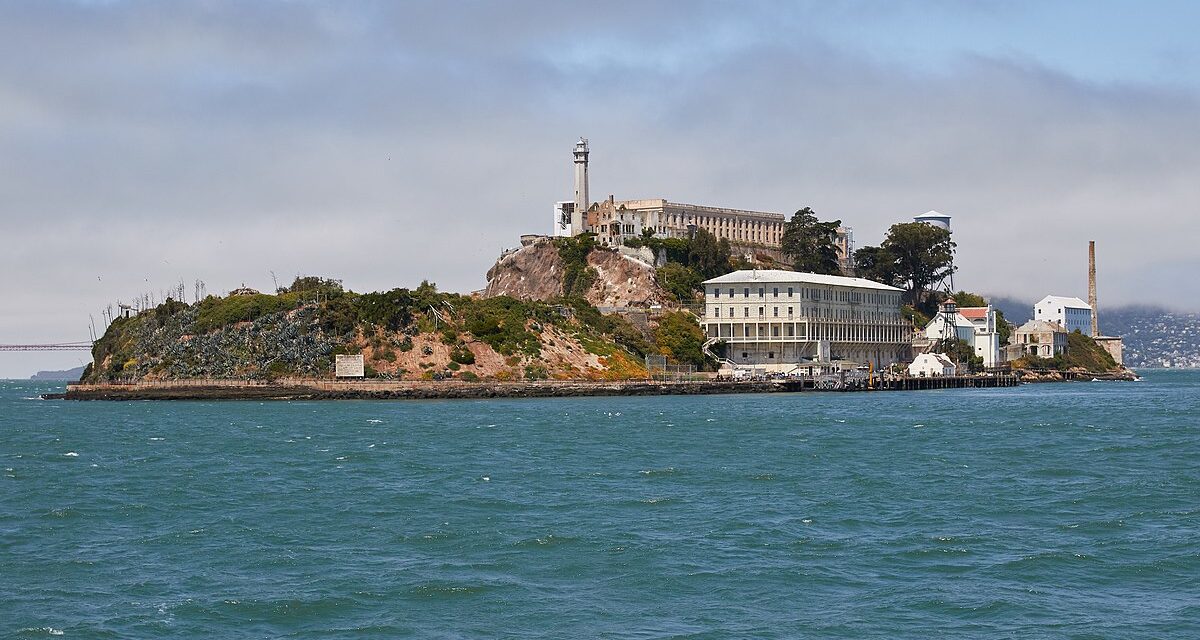Donald Trump ordena reabrir la prisión de Alcatraz