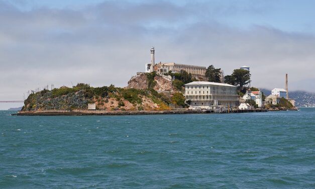 Donald Trump ordena reabrir la prisión de Alcatraz