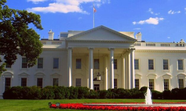 La Casa Blanca implementa un plan de contratación federal basado en el mérito