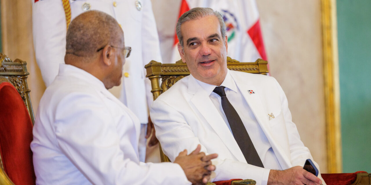 Presidente Abinader recibe cartas credenciales de siete nuevos embajadores entre ellos Emmanuel Fritz Longchamp, de la República de Haití