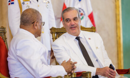Presidente Abinader recibe cartas credenciales de siete nuevos embajadores entre ellos Emmanuel Fritz Longchamp, de la República de Haití