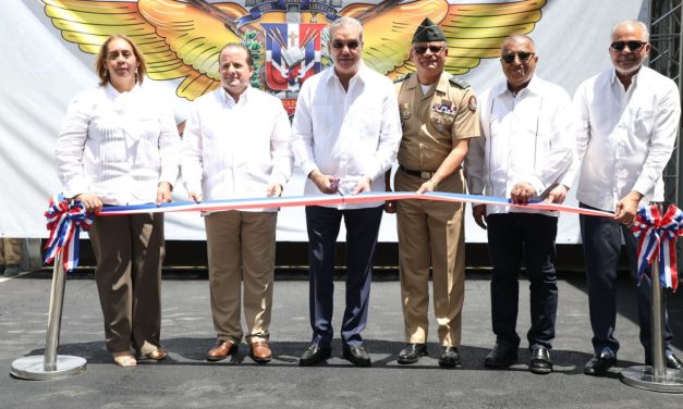 Presidente Abinader inaugura primera fase de la planta de ensamblaje de vehículos, en San Cristóbal, dando un paso histórico en la industria militar dominicana