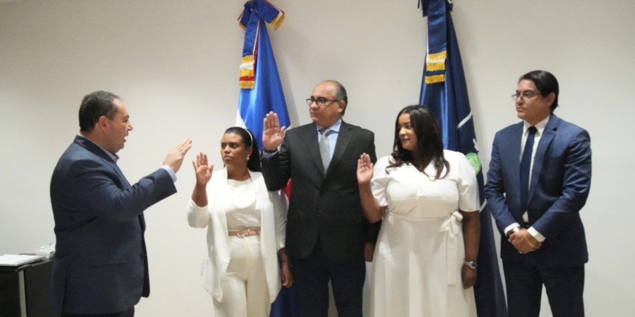 SNS juramenta tres nuevos directores en hospitales de la Regional Cibao Norte