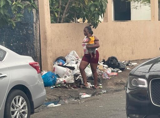 Estudio revela grave ocupación de aceras en 14 sectores del Distrito Nacional: peatones desplazados y Ley 63-17 ignorada