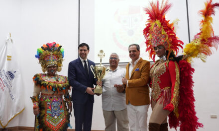 Ministerio de Cultura entrega premios anuales de carnaval