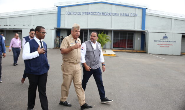 Defensor del Pueblo inspecciona centro de detención migratoria de Haina