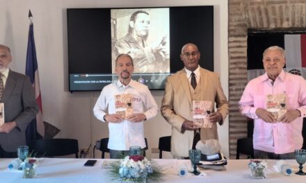 Efemérides Patrias publica libro “Con la Patria en la piel” del escritor Sergio Reyes