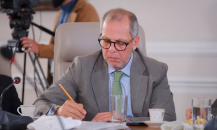 Colombia dice que EE.UU. retira visas a funcionarios ex M-19