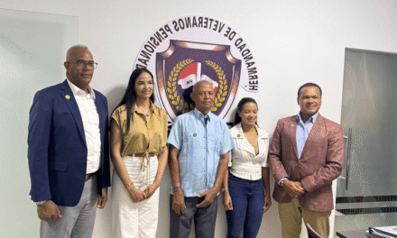 Empresario Pedro Juan Reyes visita la Hermandad de Veteranos FF.AA. y P.N. y Formará parte del Patronato