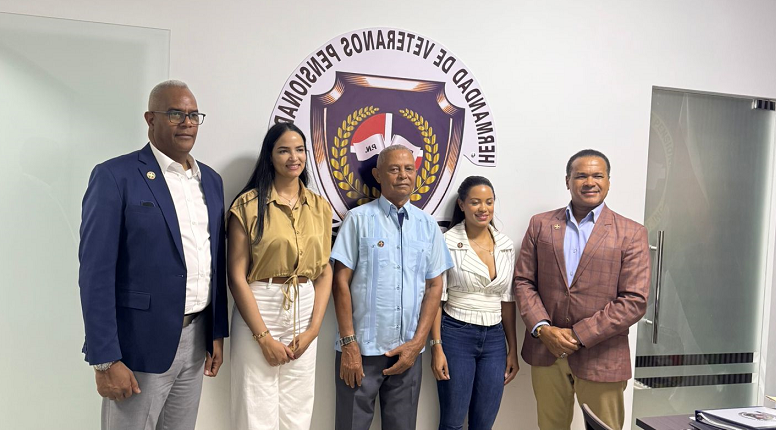 Empresario Pedro Juan Reyes visita la Hermandad de Veteranos FF.AA. y P.N. y Formará parte del Patronato