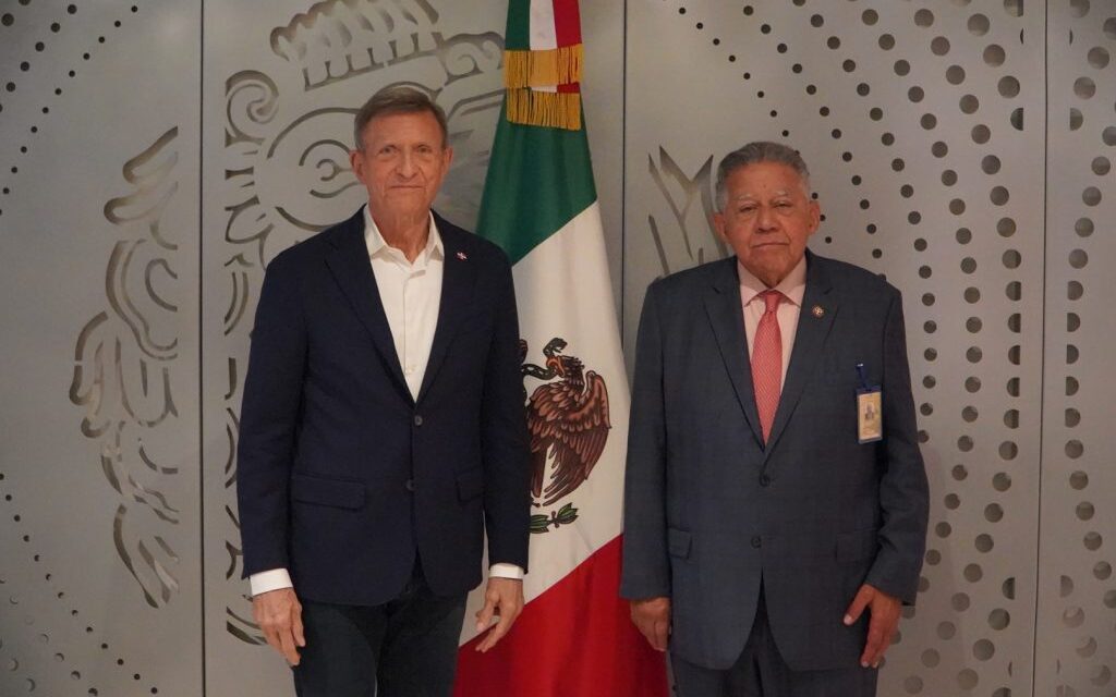 Canciller Roberto Álvarez viajó este domingo a la Ciudad de México en una visita oficial