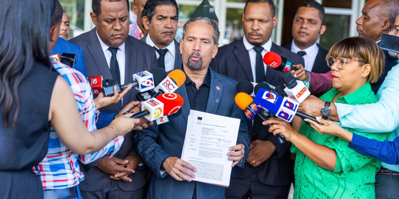 Efemérides Patrias formaliza acusación judicial contra los que ultrajaron el Himno Nacional