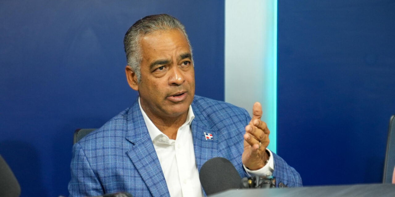 Ministro Joel Santos detalla proyectos que aportarán 600 MW al Sistema Electrico Nacional en los próximos seis meses