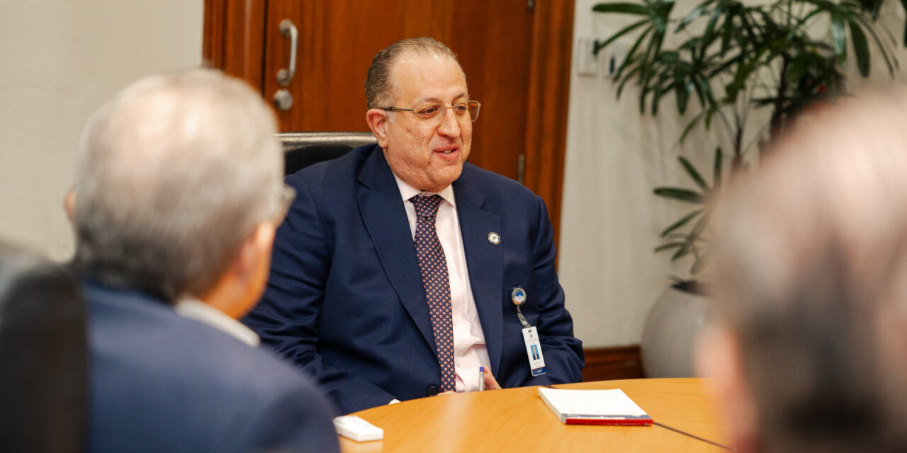 El ministro de Hacienda y Economía se reúne con la ONEC; reafirma apertura al diálogo para fortalecer economía nacional