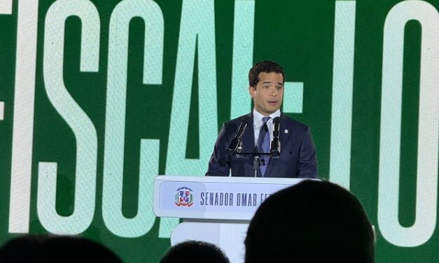 Senador presentó más de 15 proyectos de ley depositados en periodo 2024-25