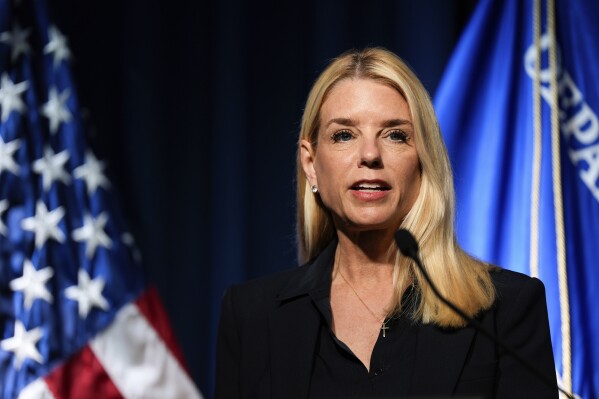 Washington duplica recompensa por captura de Maduro y Erik Prince hace contraoferta