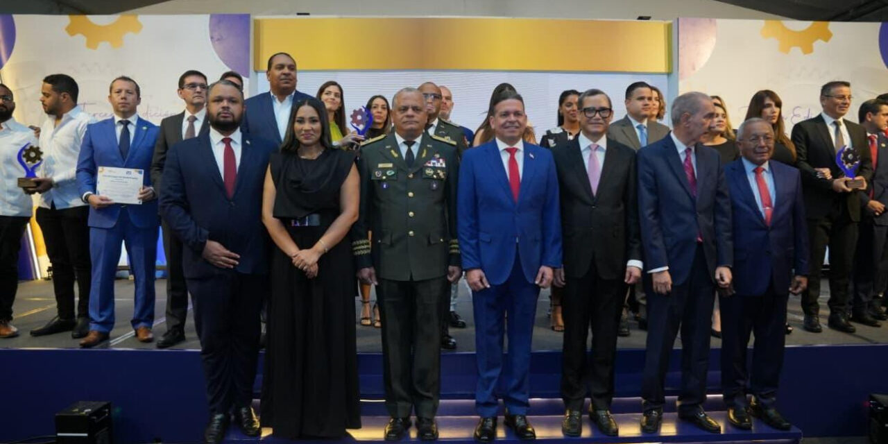 Industria Militar Dominicana recibe Reconocimiento a la Innovación Industrial Manufacturera 2025