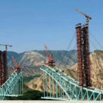 Derrumbe de puente deja al menos 12 muertos en China