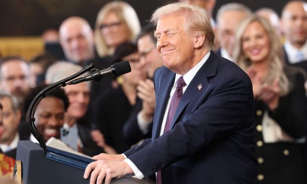Trump cancela $5 mil millones en ayuda exterior