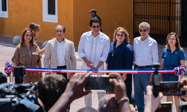 Turismo inaugura la restauración de 15 fachadas patrimoniales en la Ciudad Colonial