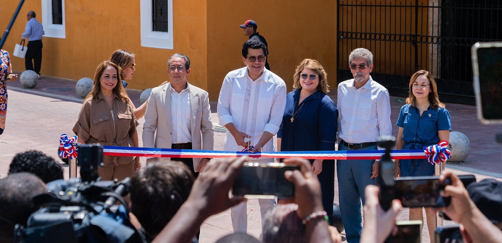 Turismo inaugura la restauración de 15 fachadas patrimoniales en la Ciudad Colonial