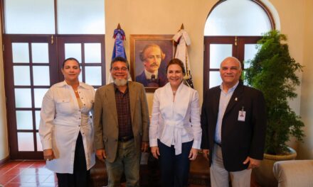Director General de Museos visita el Palacio Consistorial y se reúne con la alcaldesa del Distrito Nacional