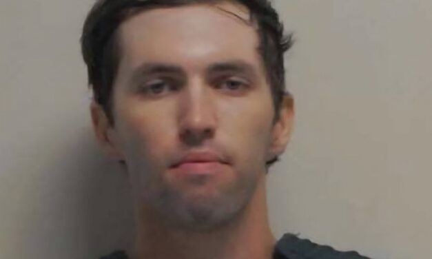 Sospechoso del tiroteo de Charlie Kirk identificado como Tyler Robinson, de 22 años