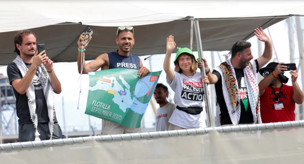 Flotilla hacia Gaza dice que barco chocó en puerto tunecino; autoridades lo niegan
