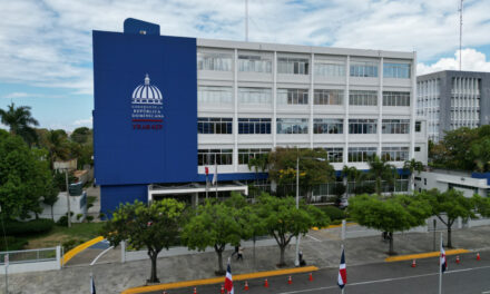 Ministerio de Trabajo llama a flexibilizar jornadas y posponer actividades no esenciales en provincias bajo alerta roja
