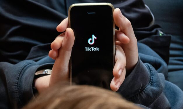 TikTok promueve la pornografía en los feeds de jóvenes de 13 años