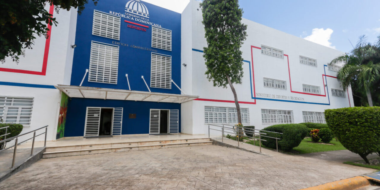 Miderec entrega más de 150 millones de pesos para los Juegos Santo Domingo 2026 y los Bolivarianos