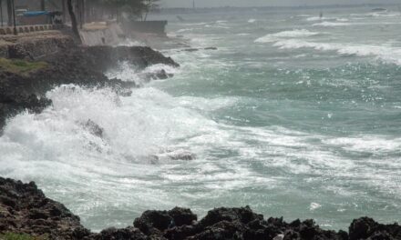 Melissa disminuye su velocidad de traslación