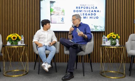 Pablo Ulloa pone en circulación libro República Dominicana: un legado para mi hijo
