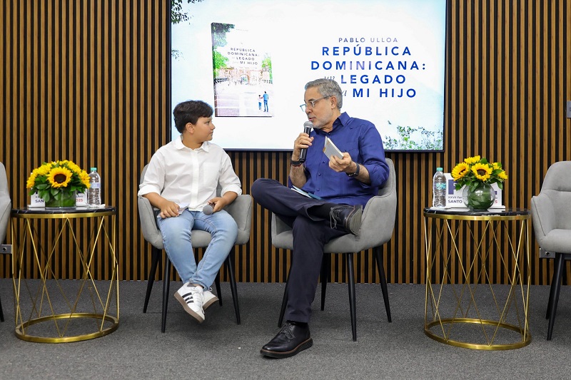 Pablo Ulloa pone en circulación libro República Dominicana: un legado para mi hijo