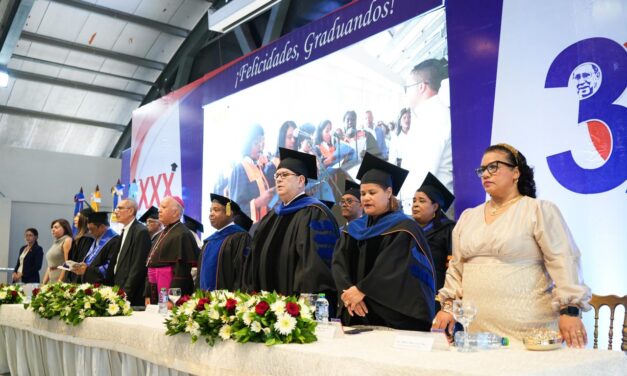 UCATEBA inviste 384 nuevos profesionales en su XXX Graduación Ordinaria, en el marco de su 30 aniversario