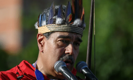 Maduro tacha de «bruja demoníaca» a Machado tras ganar el premio Nobel