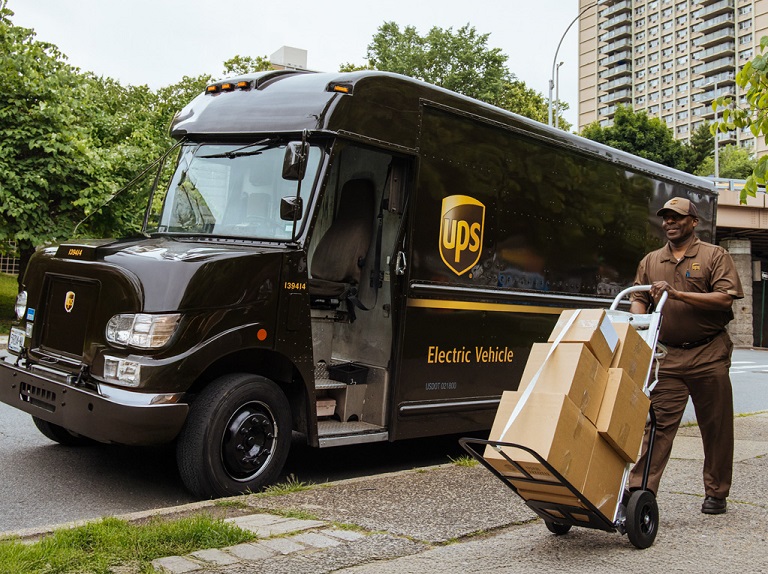 UPS elimina 48,000 empleos gracias a la IA y la automatización