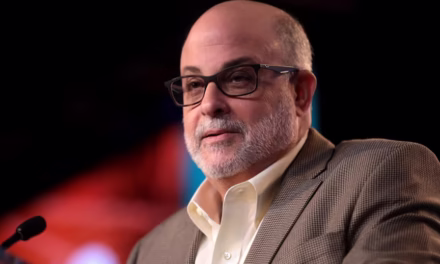 Mark Levin arremete contra Tucker Carlson: «Si odias a los judíos, odias a los cristianos»