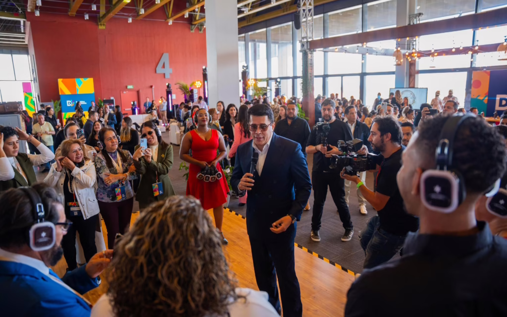 El ministro David Collado lanza en Colombia la plataforma “Conoce el Paraíso”