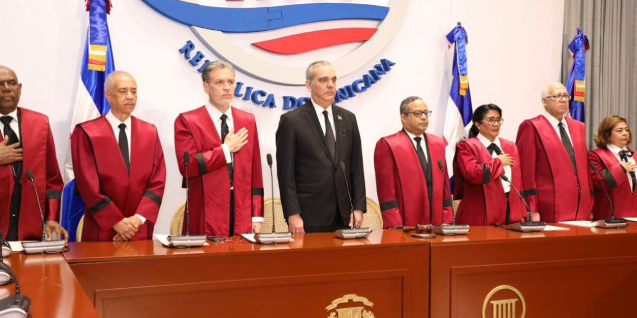 Presidente Abinader asiste a Audiencia Solemne por 181.° aniversario de la Constitución dominicana