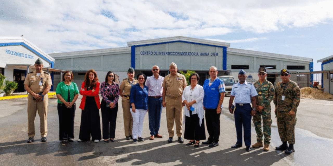 ONU visita centro de procesamiento migratorio de la DGM en Haina