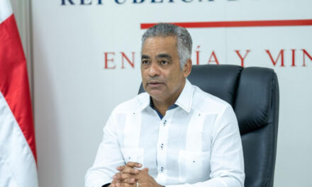 Ministro de Energía y Minas, Joel Santos informa restablecimiento del sistema de generación nacional