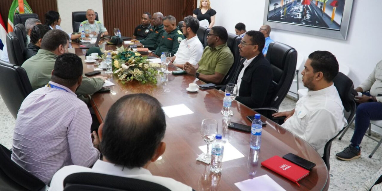 Autoridades y representantes de plazas comerciales coordinan acciones para gestionar el tránsito durante el Black Friday