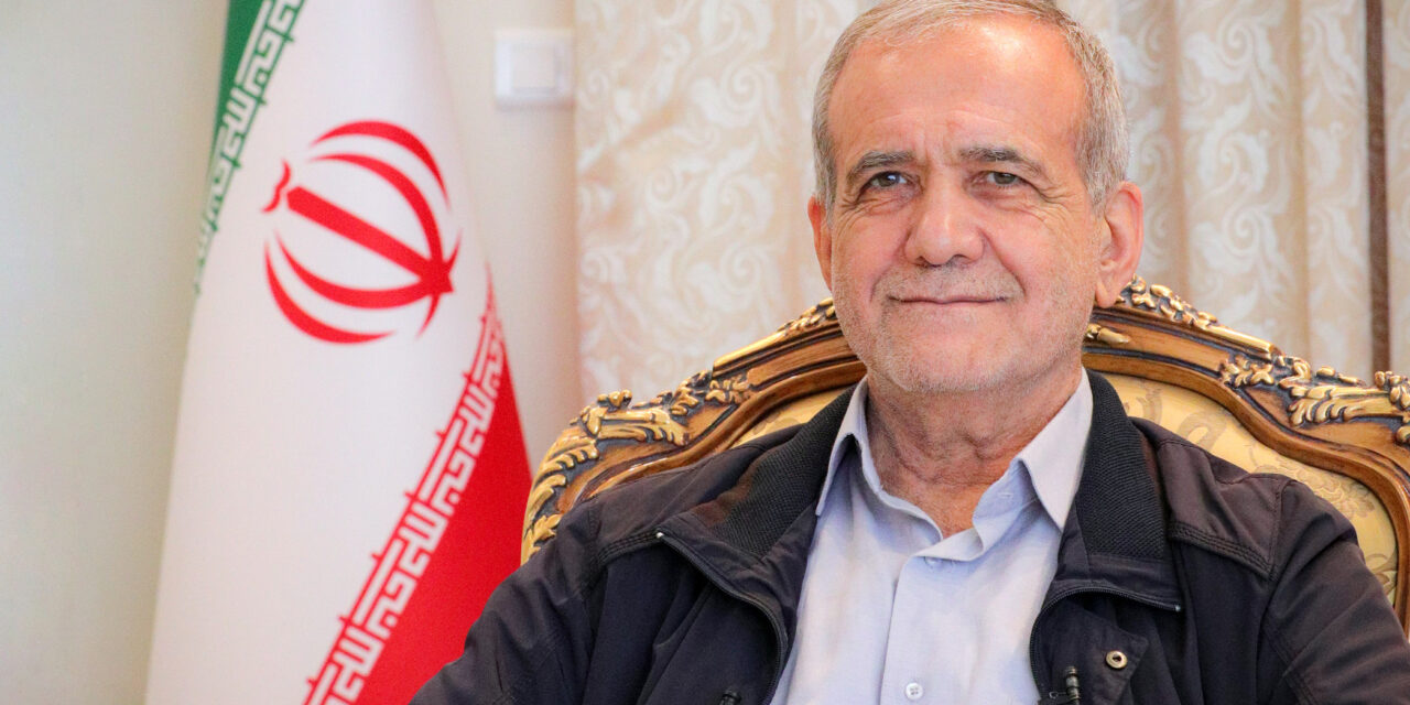 El presidente de Irán afirma que Teherán reconstruirá sus instalaciones nucleares.