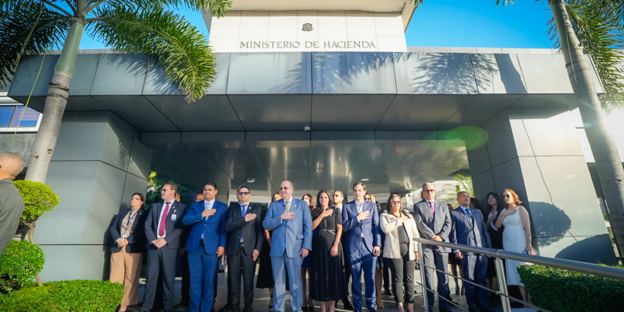 Ministerio de Hacienda y Economía celebra sus 181 años