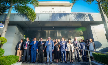 Ministerio de Hacienda y Economía celebra sus 181 años