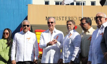 Presidente Abinader entrega maquinarias modernas para reducir mano de obra extranjera e impulsar mecanización del campo